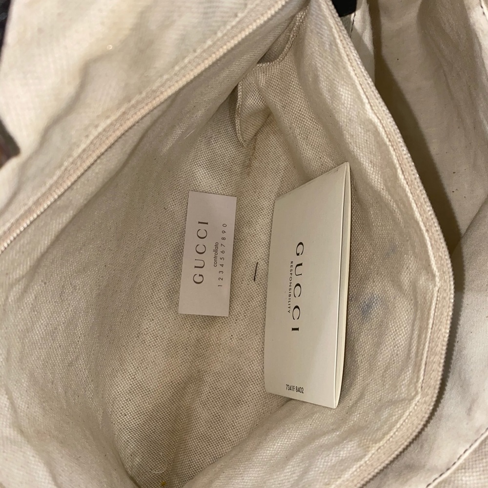 Authentic Vintage Gucci Handbag - Picture 9 of 11
